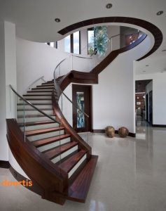 5 اشتباه رایج در انتخاب هندریل شیشهای ویلا و راهحلهای حرفهای برای جلوگیری از آنها 3 5 اشتباه رایج در انتخاب هندریل شیشهای ویلا و راهحلهای حرفهای برای جلوگیری از آنها